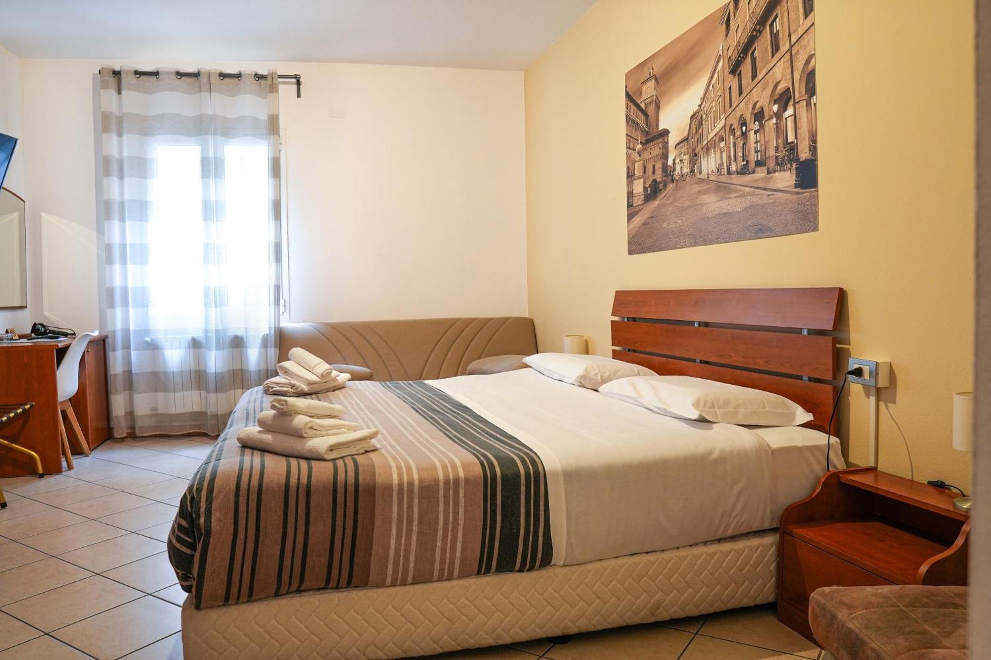 Smart Hotel Феррара Екстер'єр фото