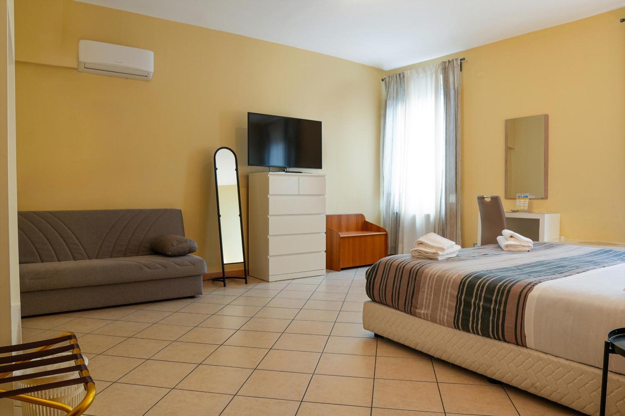 Smart Hotel Феррара Екстер'єр фото